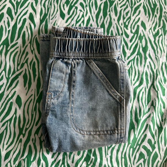 Gap denim jeans with elastic band -Size 2 years 
Toddler Boys-like new - Picture 3 of 3